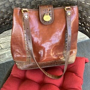 BRAHMIN. BROWN LEATHER SHOULDER BAG. NICE. GREAT CONDITION. EUC